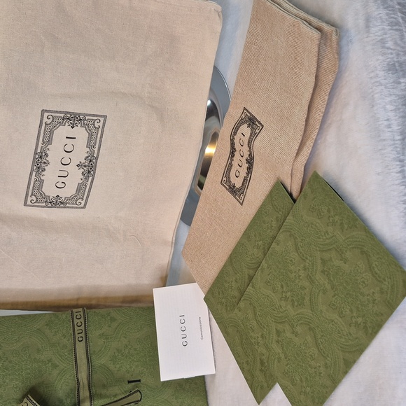 Gucci Cream Tote with Green Gift Box - Picture 5 of 17